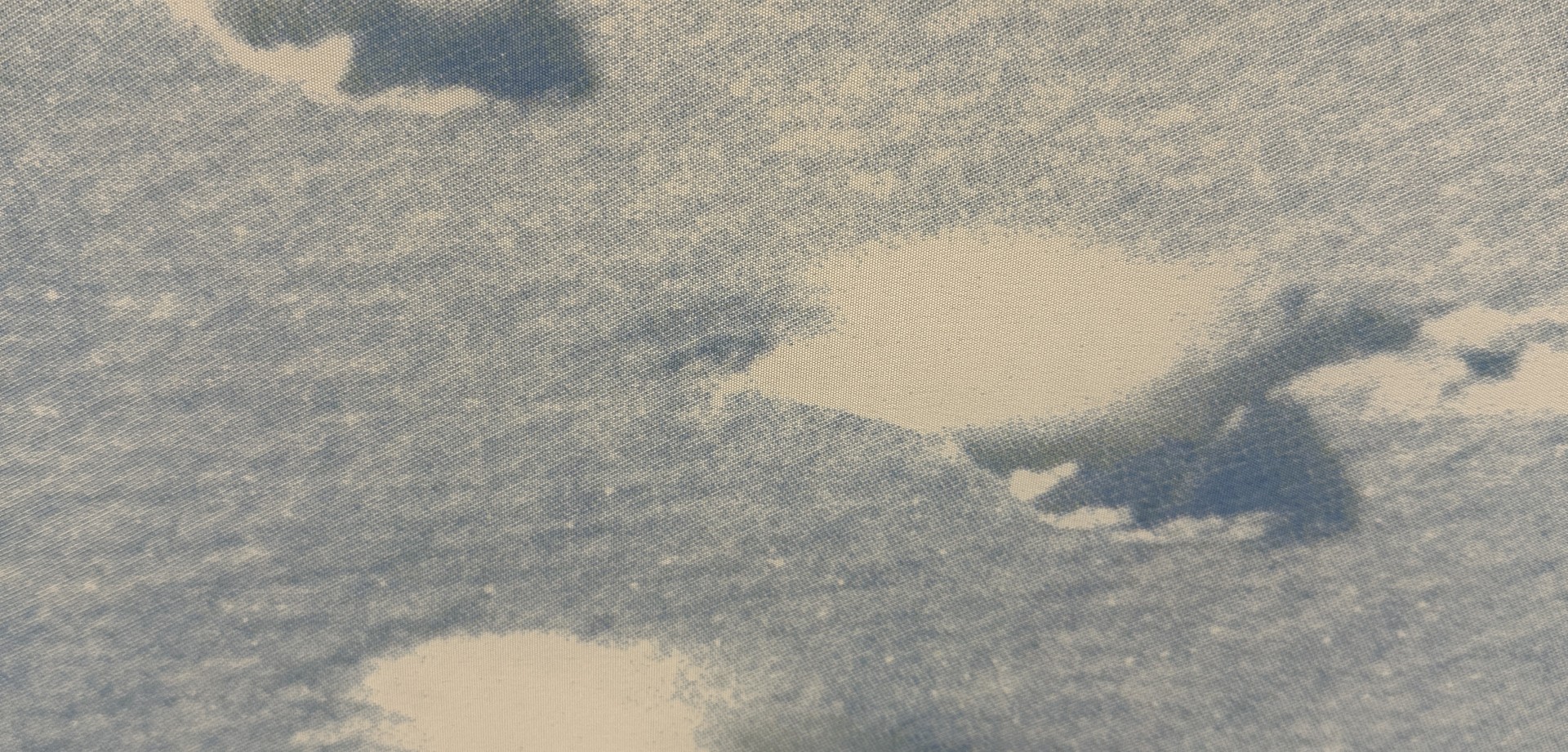 Fußabdrücke im Schnee